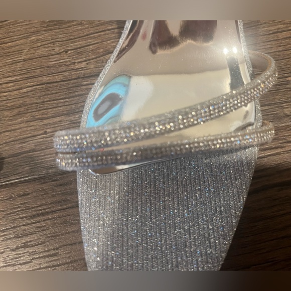 NWOT Badgley Mischka Women's Ultra Kitten Heel Sandal Heeled;Size 9.5 - Picture 7 of 9